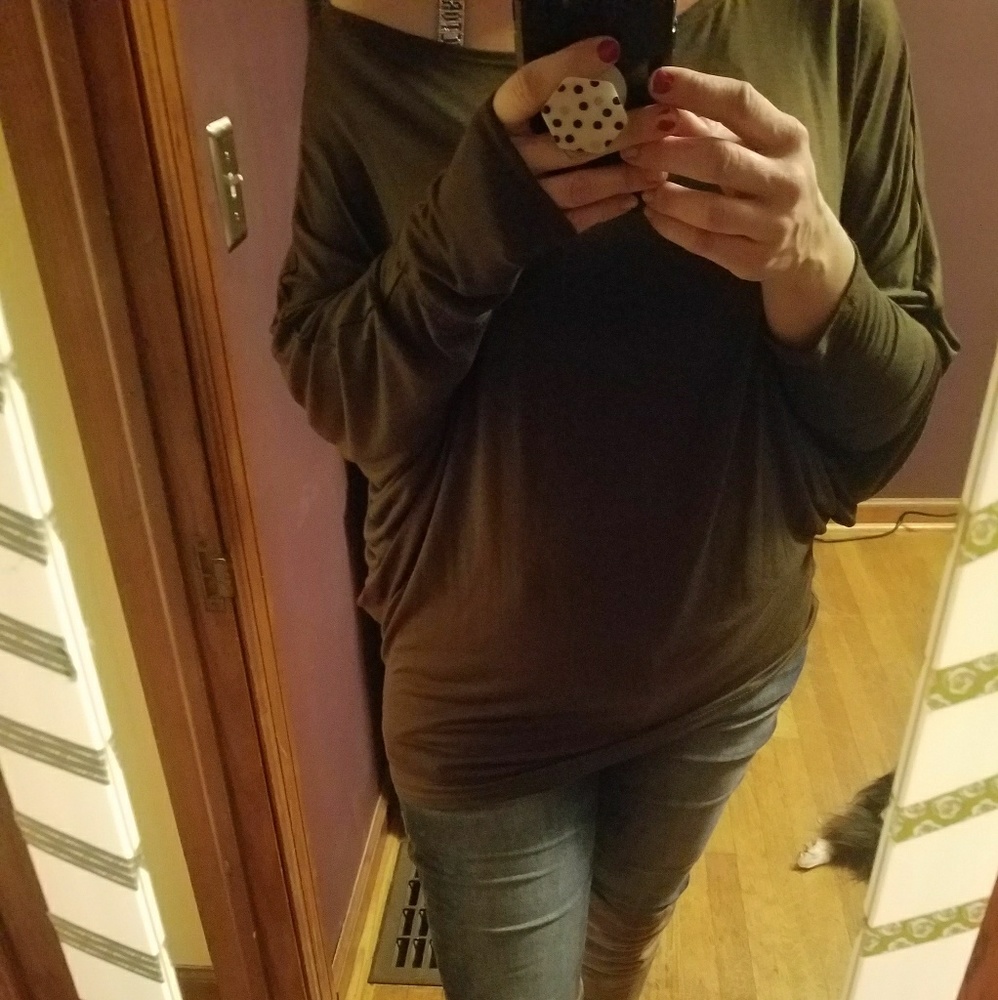 New dolman style black & olive colored tops - Picture 4 of 6